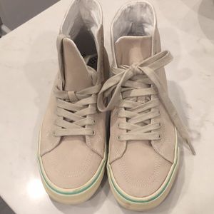 UNIF size7 cream suede high tops